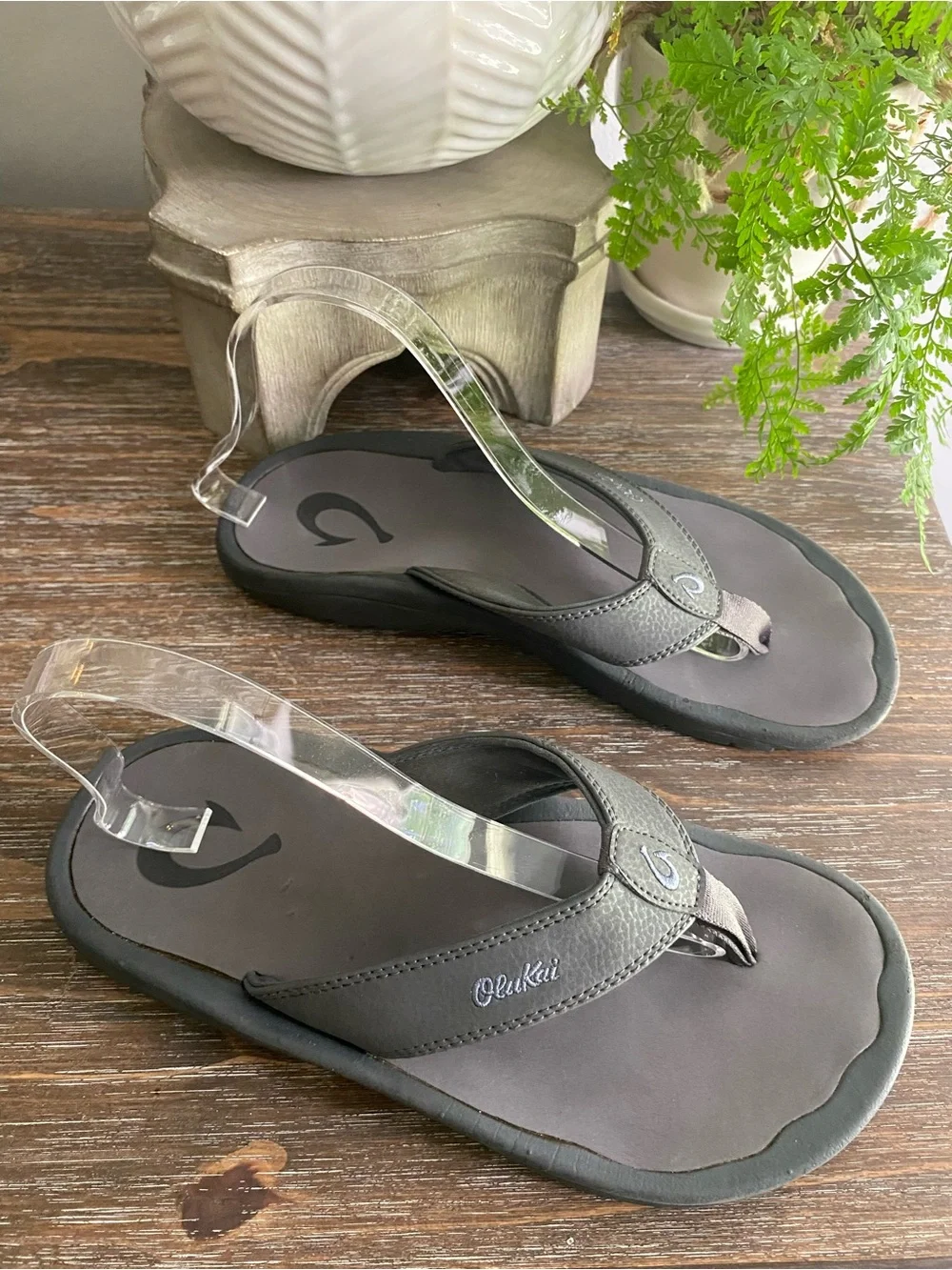 OluKai Mens Ohana Sandals Water Resistant Flip Flops Arch Support 8 Pavement